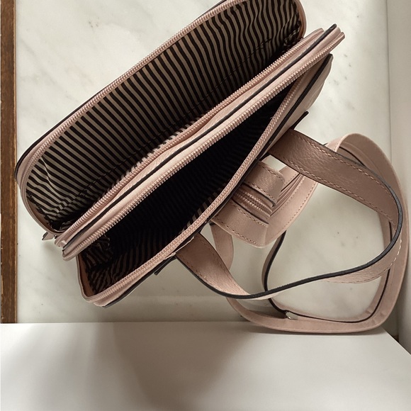 SevenDays pink vegan purse/ back pack - Picture 7 of 9